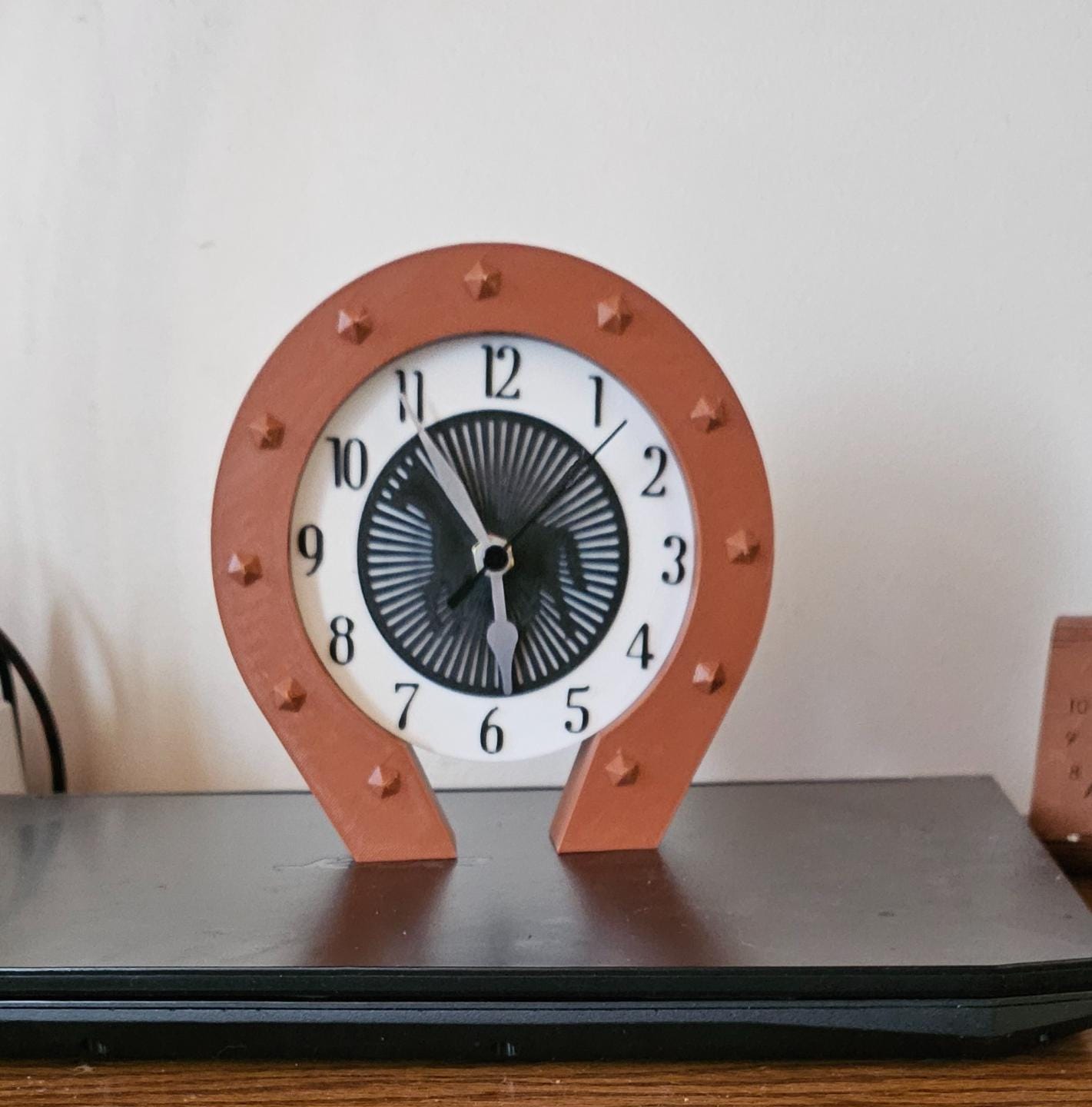 3D Printed Horseshoe Clock Ornament