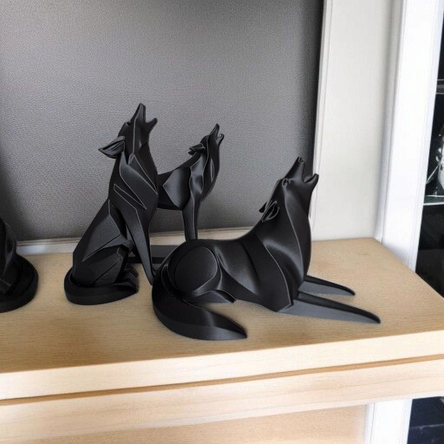 3D Printed Majestic Wolf Sculpture