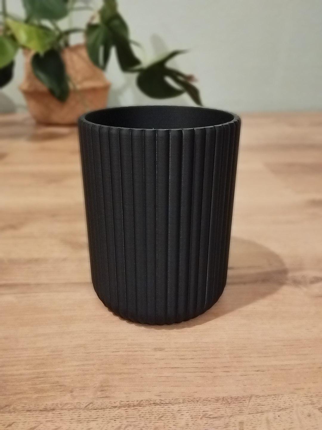 Round Ribbed Kitchen Utensil Holder