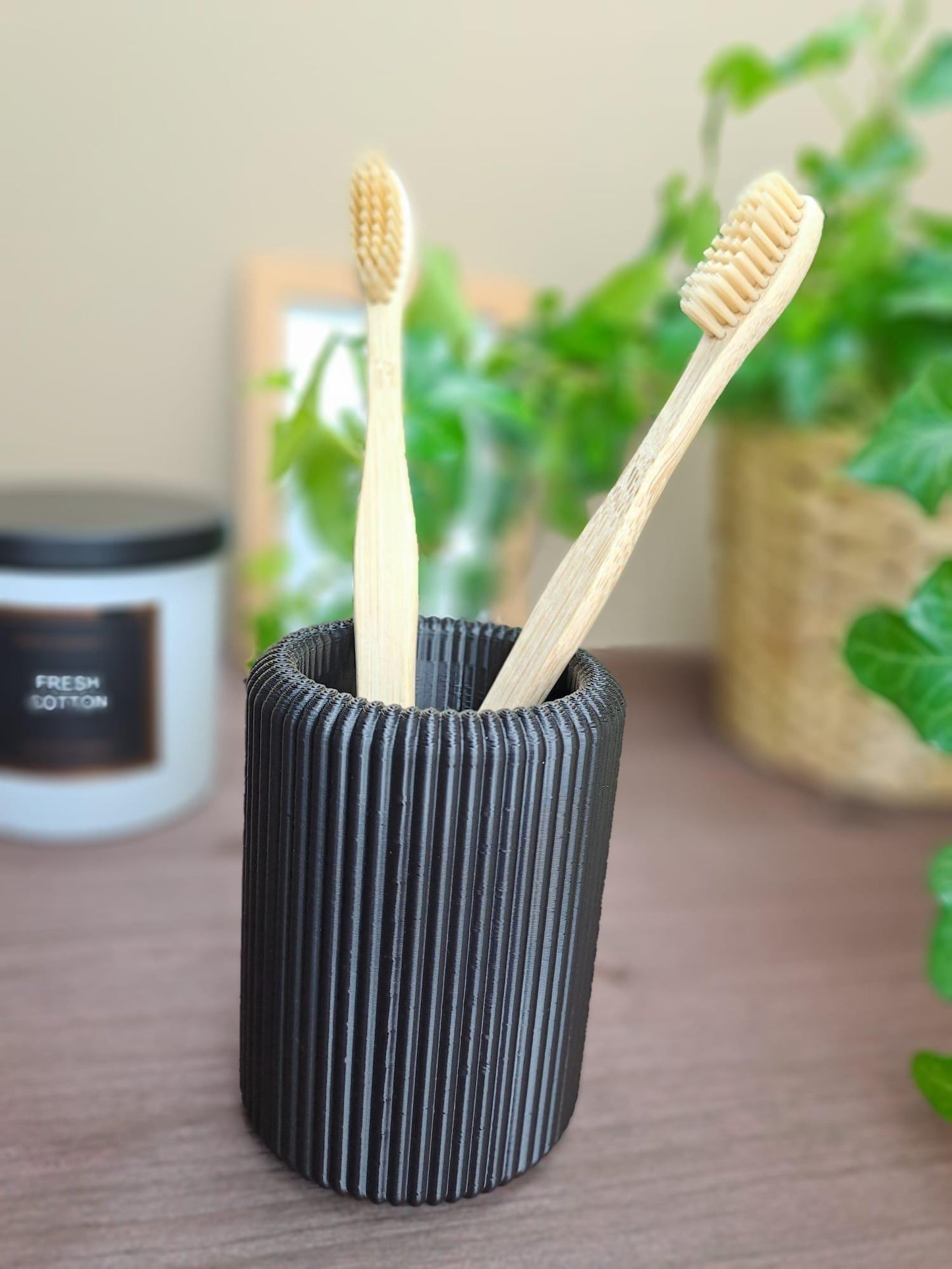 Modern Ribbed Toothbrush & Paste Holder