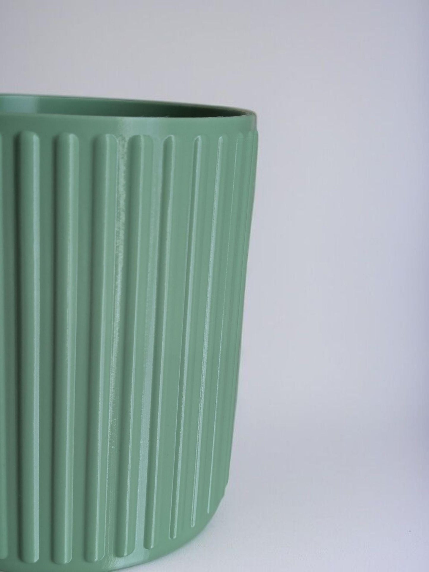 Ribbed Utensil Holder