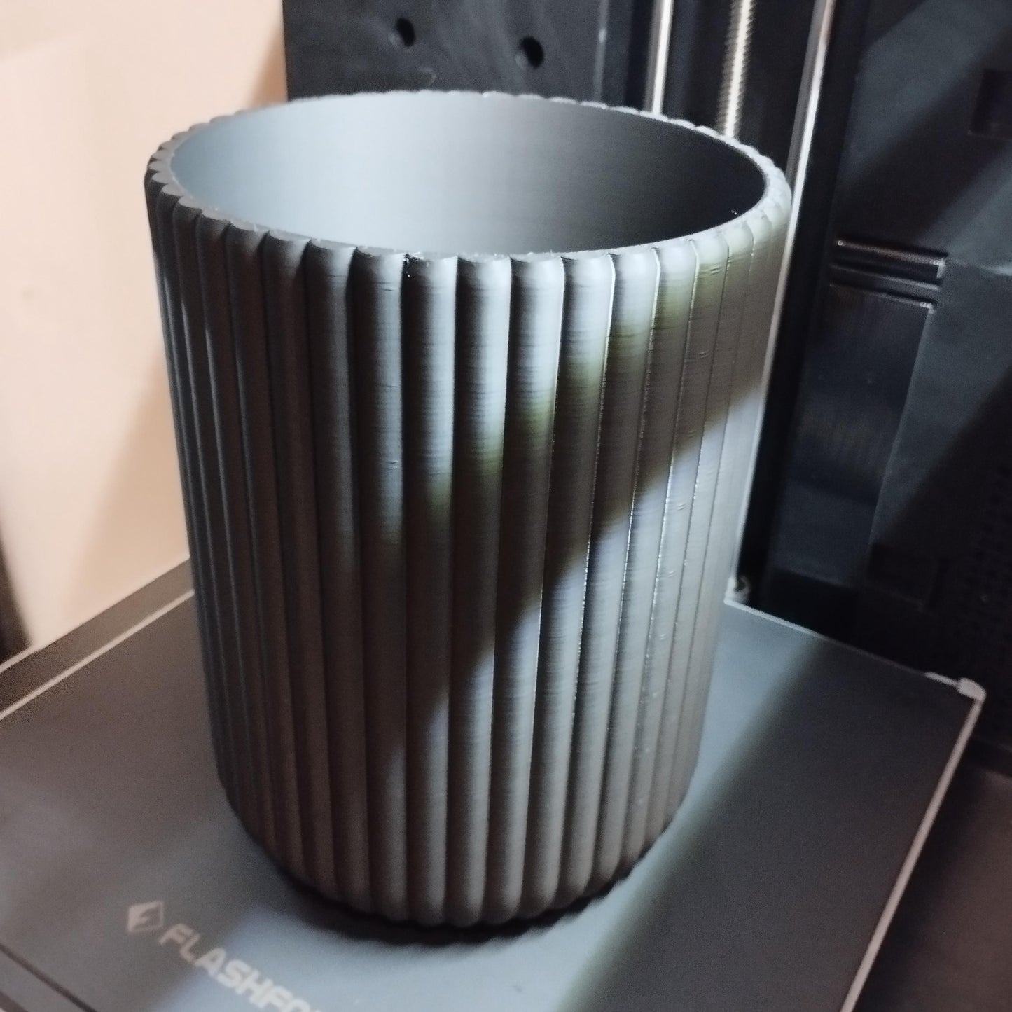 Round Ribbed Kitchen Utensil Holder