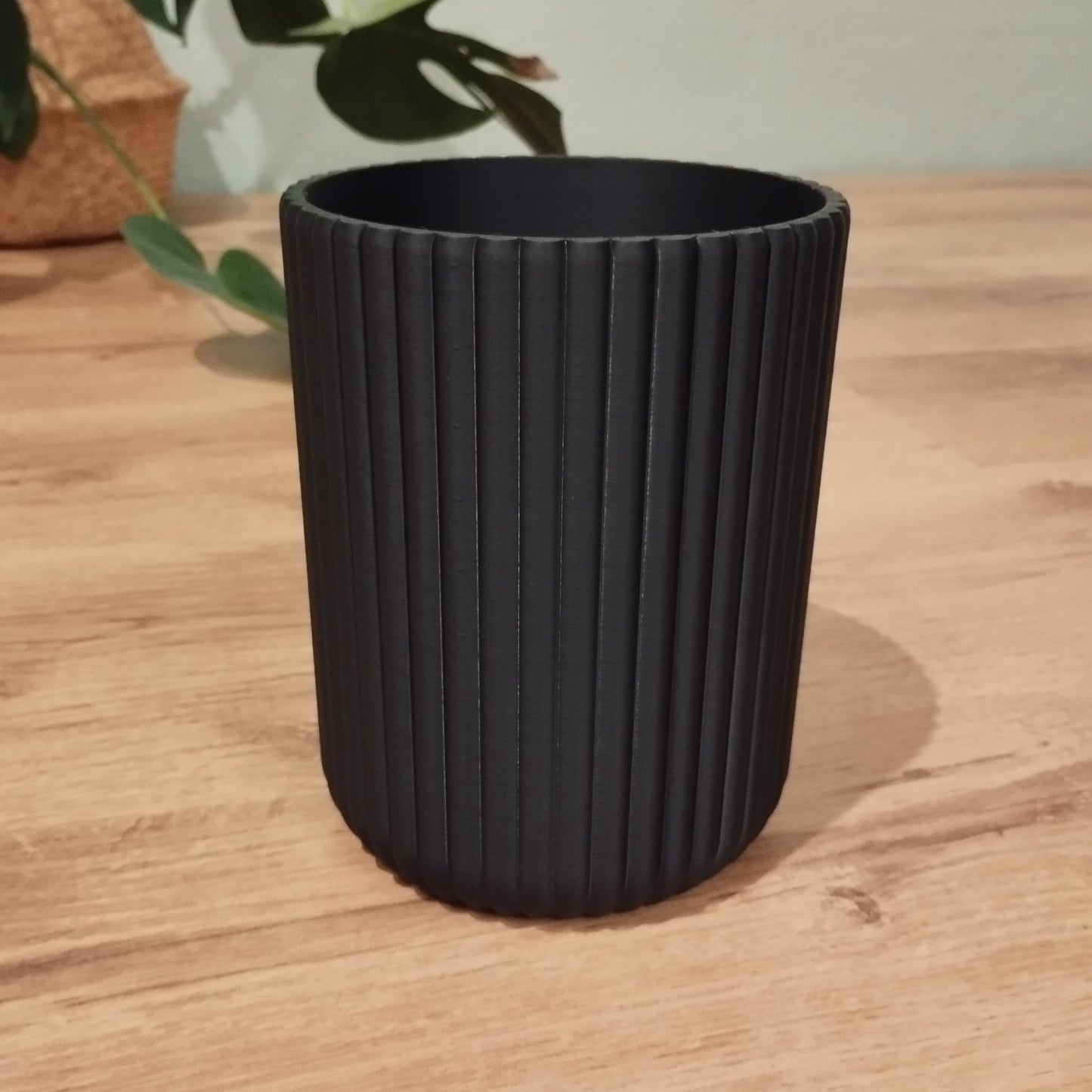 Round Ribbed Kitchen Utensil Holder