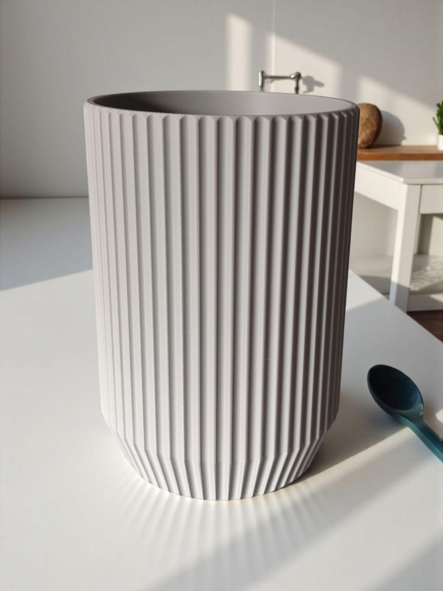Ribbed Kitchen Utensil Holder
