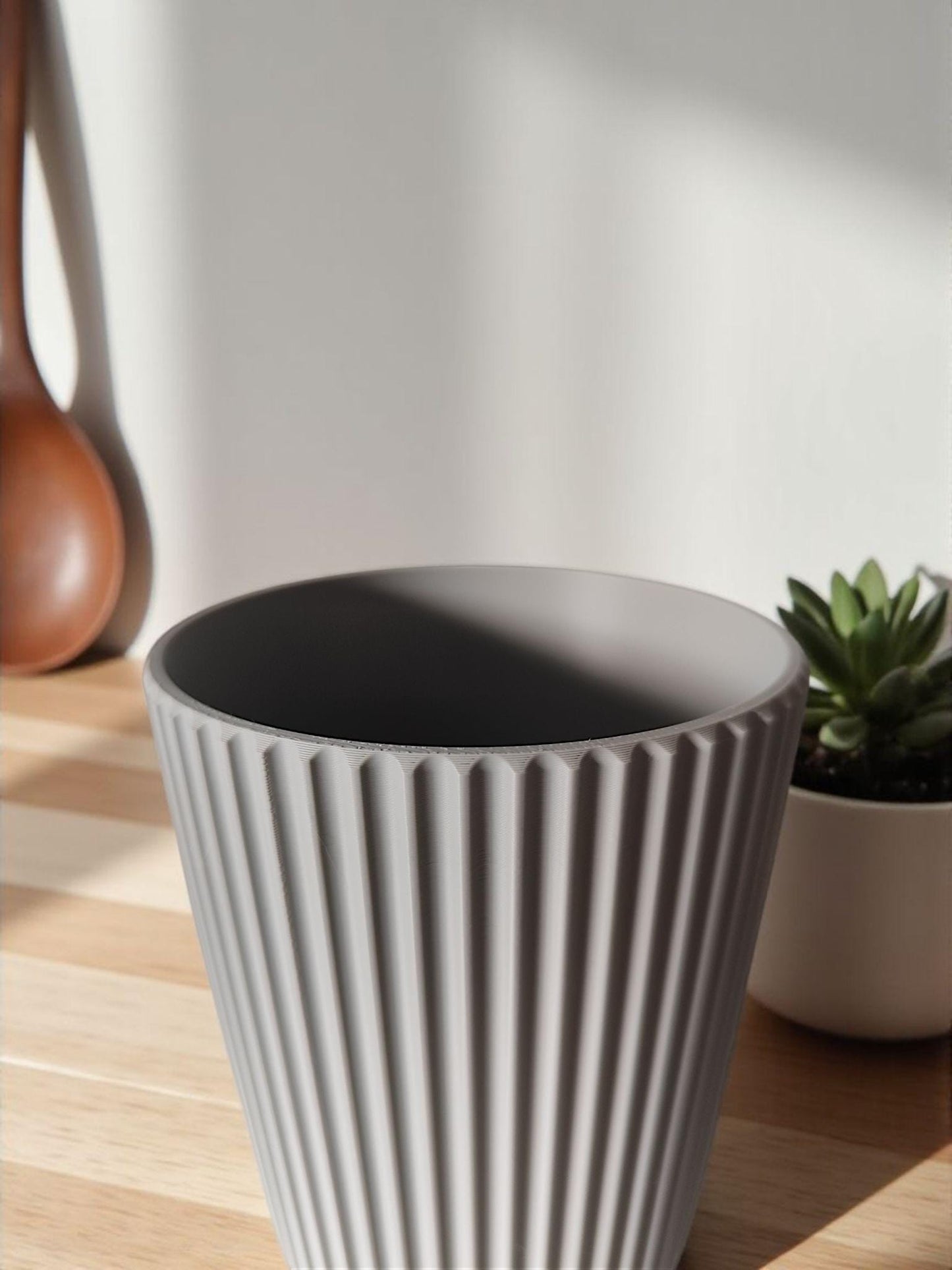 Ribbed Kitchen Utensil Holder