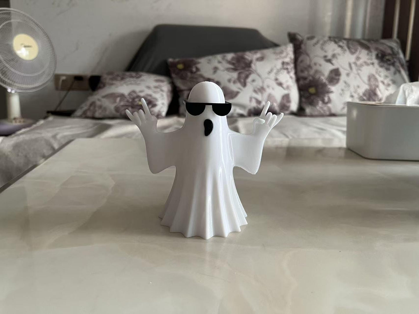 Hip-Hop Ghost Halloween Décor