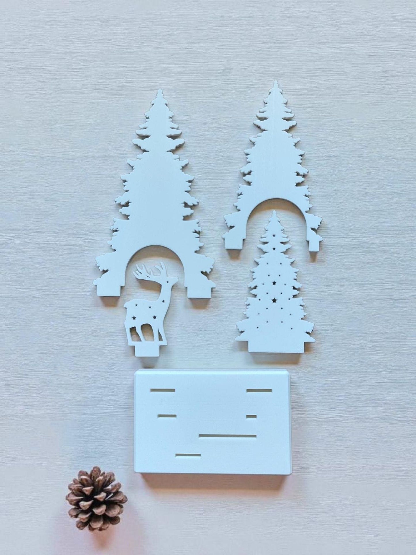 Reindeer & Tree tealight – White Christmas Decoration
