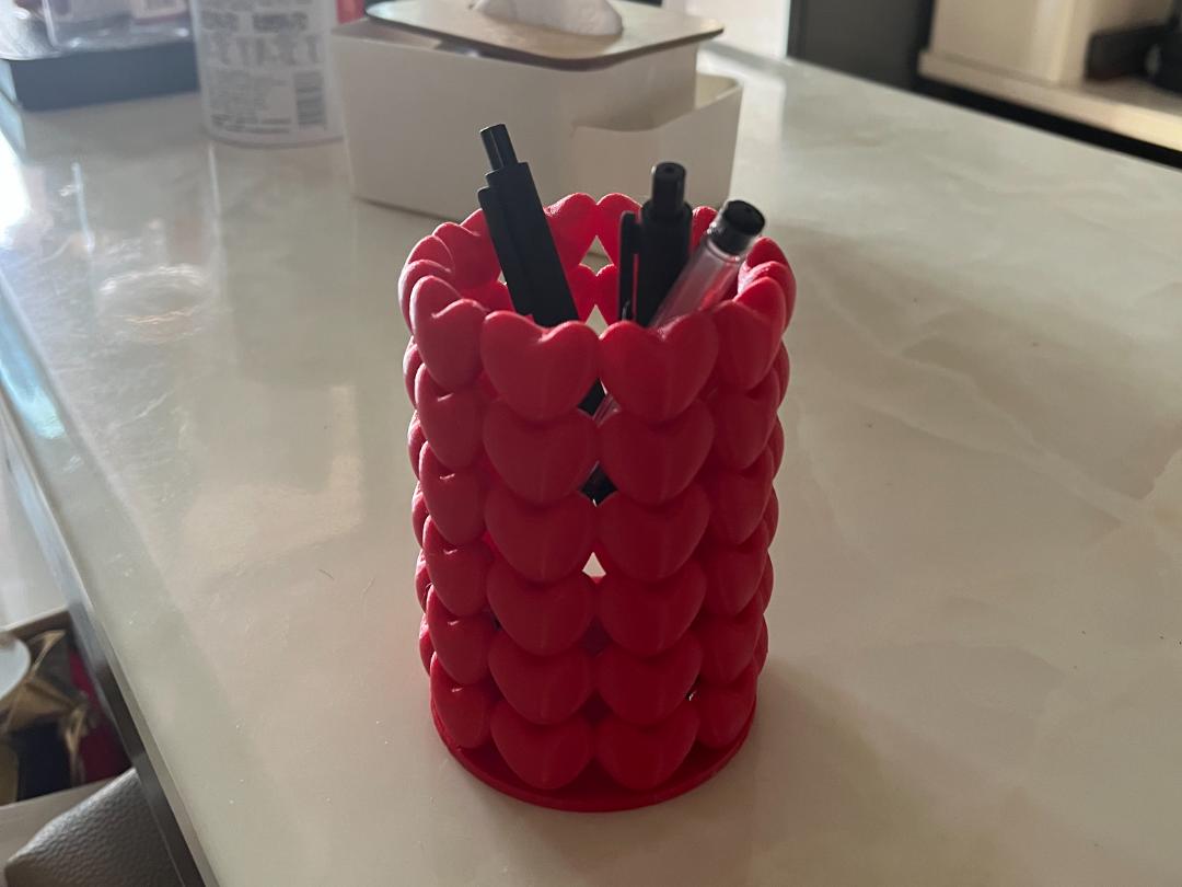 3D Printed Red Heart Pen Holder – Desk Organiser Gift